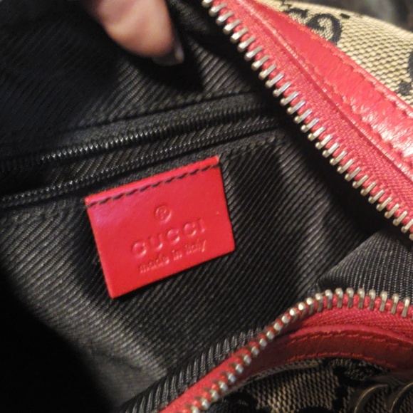 *SOLD* Gucci Shoulder Bag - Picture 6 of 12